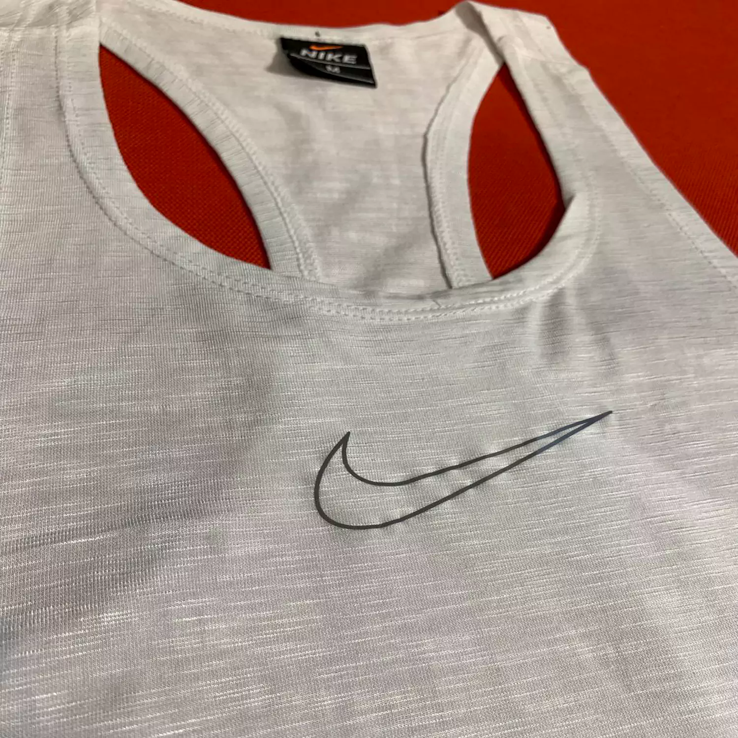 تاپ زنانه چاکدار برند نایک