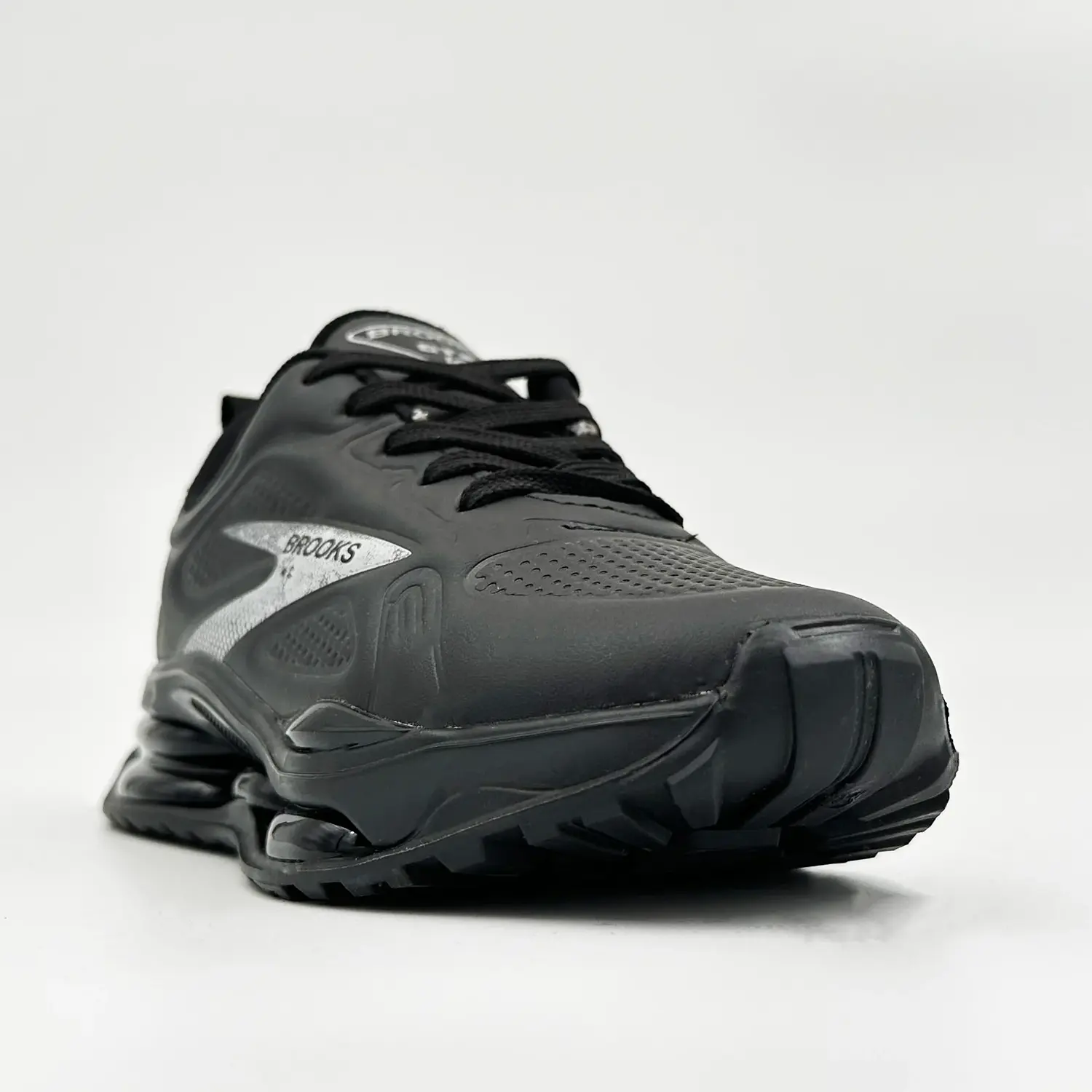 کتونی ورزشی بچگانه بروکس مشکی | Burux